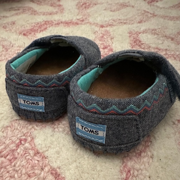 Size 2 baby denim Toms - Picture 2 of 6